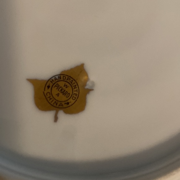 Hand Painted W Pickard China plate Gold and Green rim in nice preowned condition - Picture 3 of 4